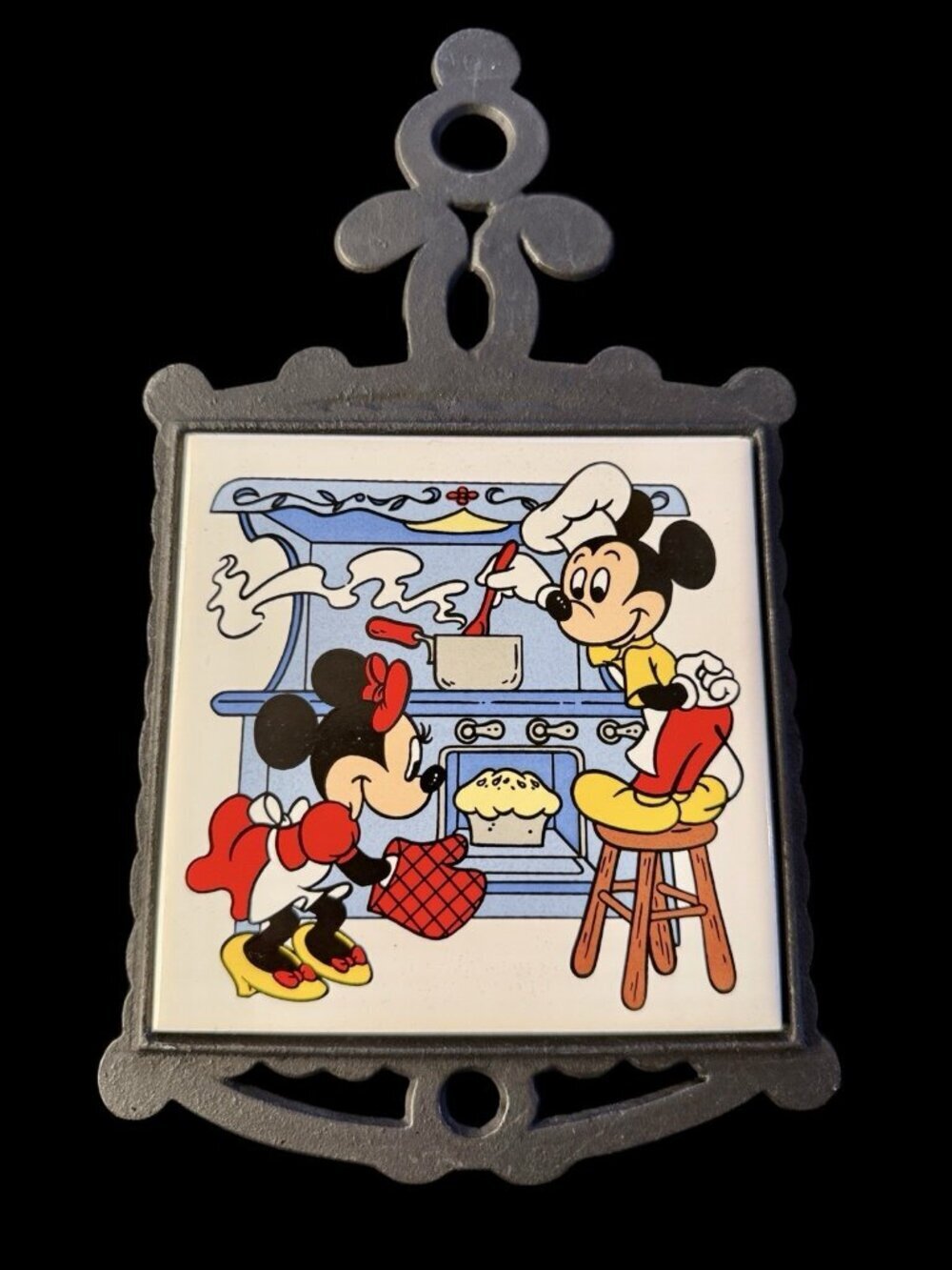 WDW Mickey Minnie Mouse Cooking Baking Hot Plate Ceramic & Cast Iron Trivet